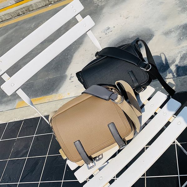 spring 2020 new large-capacity shoulder messenger bag wild temperament small bags 
spring 2020 new large-capacity shoulder messenger bag wild temperament small bags