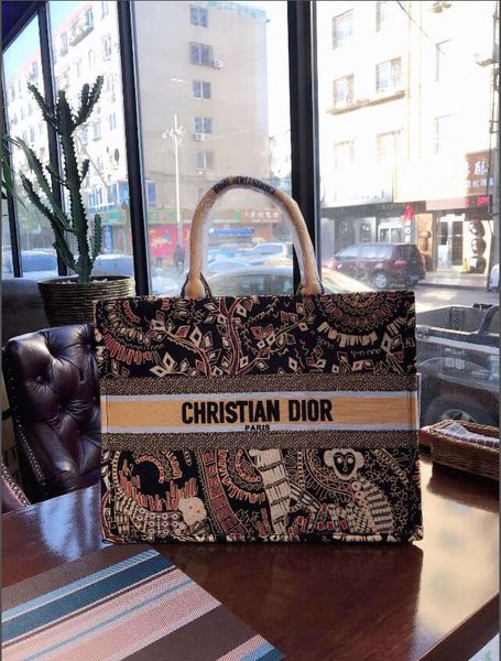 горячие продажи сумки известные дизайнеры фирменное наименование мода кожаная сумка женская сумка сумка женская кожаная сумка кошелек--40
горячие продажи сумки известные дизайнеры фирменное наименование мода кожаная сумка женская сумка сумка женская кожаная сумка кошелек--40