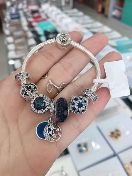 100% 925 sterling silver brand new 1:1 genuine glamour night and star shine snowflake pan bracelet set, Black
100% 925 sterling silver brand new 1:1 genuine glamour night and star shine snowflake pan bracelet set, Black