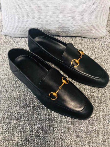men shoes black step on foot loafers genuine leather sole square toe casual shoes a full set of packaging
men shoes black step on foot loafers genuine leather sole square toe casual shoes a full set of packaging