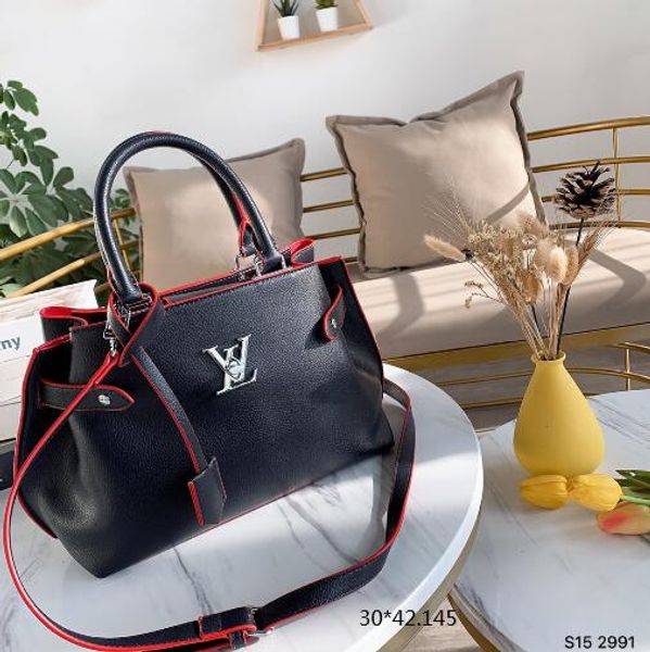 женская сумка 2019 новой моды рука накладного плеча crossbody мешок атмосфера версия большой емкости 30 * 42см
женская сумка 2019 новой моды рука накладного плеча crossbody мешок атмосфера версия большой емкости 30 * 42см