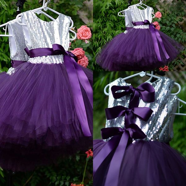 lovely ball gown flower girl dress jewel neck sleeveless tulle lace sequins tiers wedding dress floor length girl' birthday part, White;blue
lovely ball gown flower girl dress jewel neck sleeveless tulle lace sequins tiers wedding dress floor length girl' birthday part, White;blue