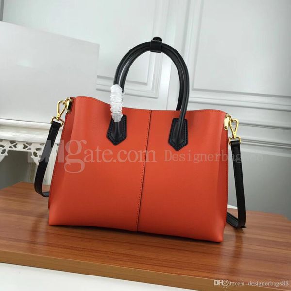 luxury classic the large capacity diagonal straddle single shoulder handbag fashionable and versatile designer purse 
luxury classic the large capacity diagonal straddle single shoulder handbag fashionable and versatile designer purse