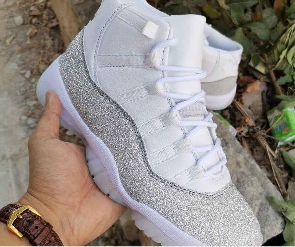 2020 new arrival 11s low high white grey shinny leather meshes outdoor shoes shoes size 40-47
2020 new arrival 11s low high white grey shinny leather meshes outdoor shoes shoes size 40-47