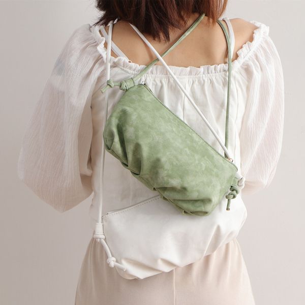 2020 chic women handbag 2020 new fashion folds crossbody messenger bag ins casual female clouds shoulder bag
2020 chic women handbag 2020 new fashion folds crossbody messenger bag ins casual female clouds shoulder bag