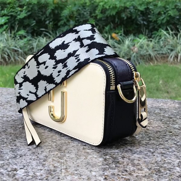 2020 new camera bag wide shoulder strap letter small square bag leather ladies handbag double zipper small shoulder bag handbags bolsos
2020 new camera bag wide shoulder strap letter small square bag leather ladies handbag double zipper small shoulder bag handbags bolsos