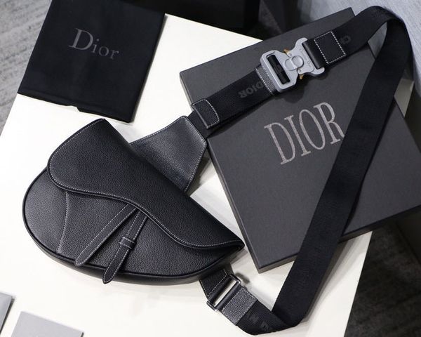 the new lady's one-shoulder bag 7a high-end custom quality diagonal cross bag fashion style with 1 long shoulder strap
the new lady's one-shoulder bag 7a high-end custom quality diagonal cross bag fashion style with 1 long shoulder strap