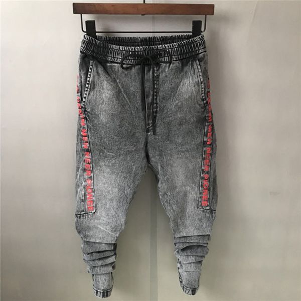 2018 new gray male washed jeans youth slim korean lightweight letters printing elastic middle waist men's pencil pants casual, Blue
2018 new gray male washed jeans youth slim korean lightweight letters printing elastic middle waist men's pencil pants casual, Blue