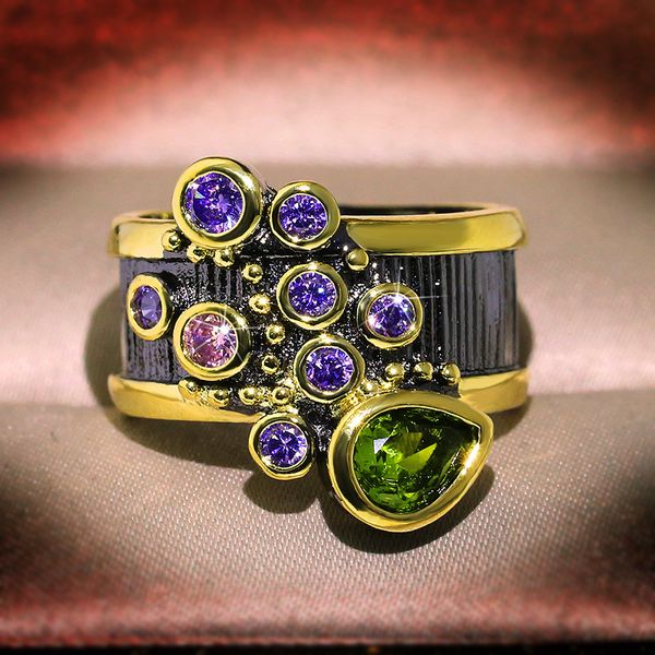 2020 new trendy women vintage two tone tungsten rings cubic zirconia inlaid creative exaggerated wedding rings fashion jewelry, Slivery;golden
2020 new trendy women vintage two tone tungsten rings cubic zirconia inlaid creative exaggerated wedding rings fashion jewelry, Slivery;golden