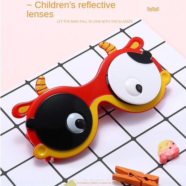 2020 children's cartoon polarized sun cow shape flip sunshade sunglasses children's glasses, Blue
2020 children's cartoon polarized sun cow shape flip sunshade sunglasses children's glasses, Blue