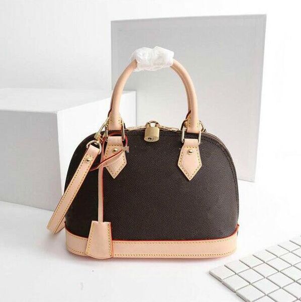 new fashion womens luxury designer bag handbags womens shell bags crossbody bag wallets have lock and key ing
new fashion womens luxury designer bag handbags womens shell bags crossbody bag wallets have lock and key ing