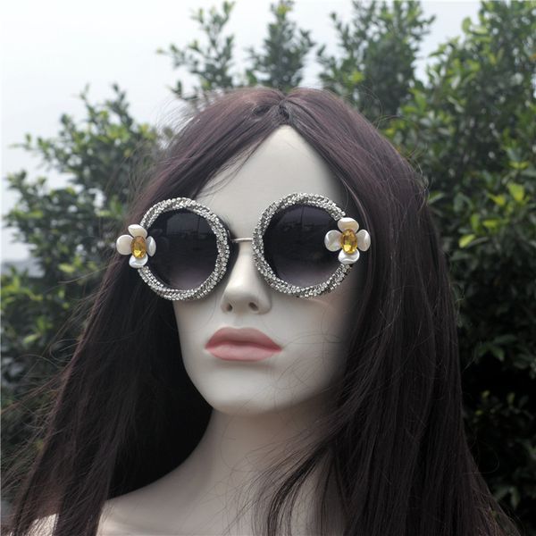 wholesale-2019 brand designer vintage small round diamond sunglasses women fashion flower colorful rhinestone shades uv400 fml, White;black
wholesale-2019 brand designer vintage small round diamond sunglasses women fashion flower colorful rhinestone shades uv400 fml, White;black