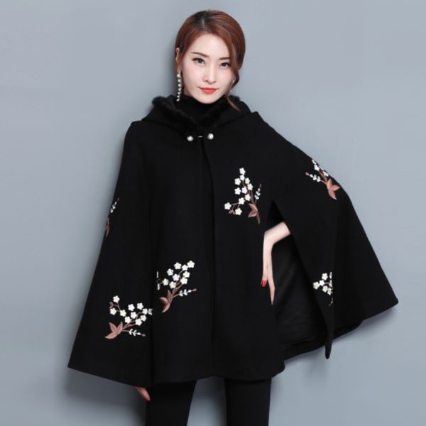black embroidery hooded capes ponchos for women vintage autumn winter doulbe size woolen coats female fur collar ponchos da713
black embroidery hooded capes ponchos for women vintage autumn winter doulbe size woolen coats female fur collar ponchos da713