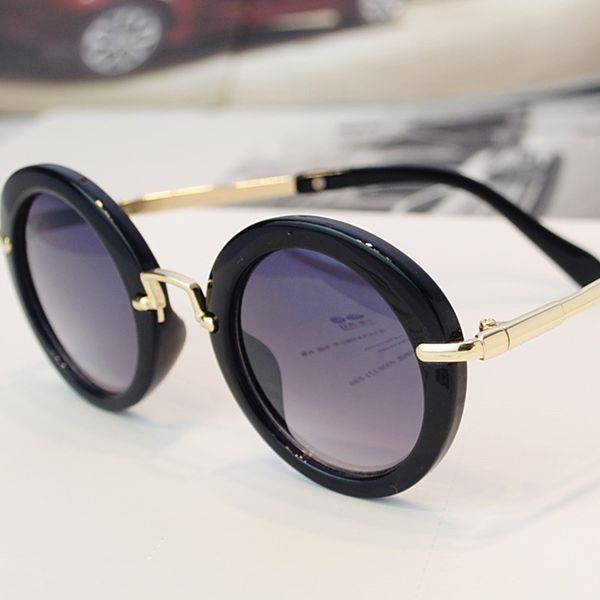 kids sunglasses boy girl fashion uv protection sun glasses simple cute eyeglasses frame child eyewear summer beach accessories r910, White;black
kids sunglasses boy girl fashion uv protection sun glasses simple cute eyeglasses frame child eyewear summer beach accessories r910, White;black