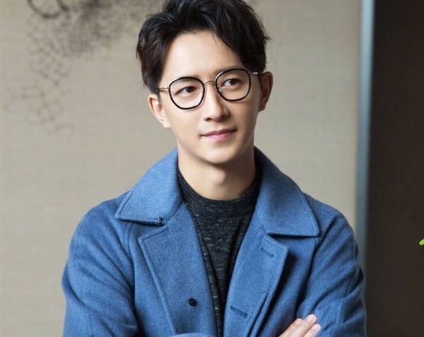 former myopia 3 han geng meng yun anti-blue light frame round myopia glasses frame men's and women's plain glasses, Silver
former myopia 3 han geng meng yun anti-blue light frame round myopia glasses frame men's and women's plain glasses, Silver