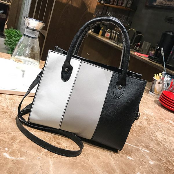 2018 new casual fashion stitching hit color handbags new fashion handbags parker women's party wallets ms. messenger bag
2018 new casual fashion stitching hit color handbags new fashion handbags parker women's party wallets ms. messenger bag