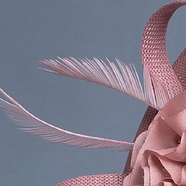 women chic hat cocktail wedding party church headpiece kentucky headwear feather hair accessories other event party supplies
women chic hat cocktail wedding party church headpiece kentucky headwear feather hair accessories other event party supplies