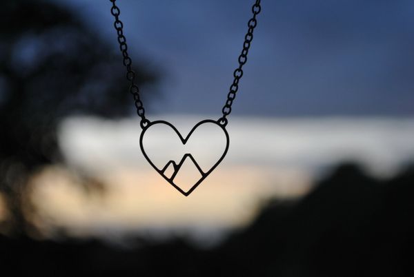 10pcs tiny line hollow out open love heart mountain peak necklaces simple wire wrapped love heart necklaces for lovers couples jewelry, Silver
10pcs tiny line hollow out open love heart mountain peak necklaces simple wire wrapped love heart necklaces for lovers couples jewelry, Silver