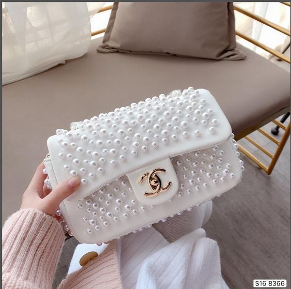 2020 classic ladies fashion leather handbag shoulder bag fashion ladies backpack pearl bag
2020 classic ladies fashion leather handbag shoulder bag fashion ladies backpack pearl bag