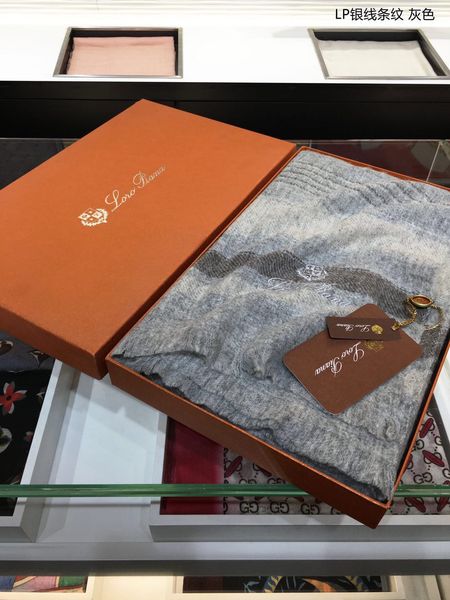 30868spring, summer, autumn and winter 2019 women's silk cashmere scarf luxury women's scarf square scarf high-end customized hand, Blue;gray
30868spring, summer, autumn and winter 2019 women's silk cashmere scarf luxury women's scarf square scarf high-end customized hand, Blue;gray