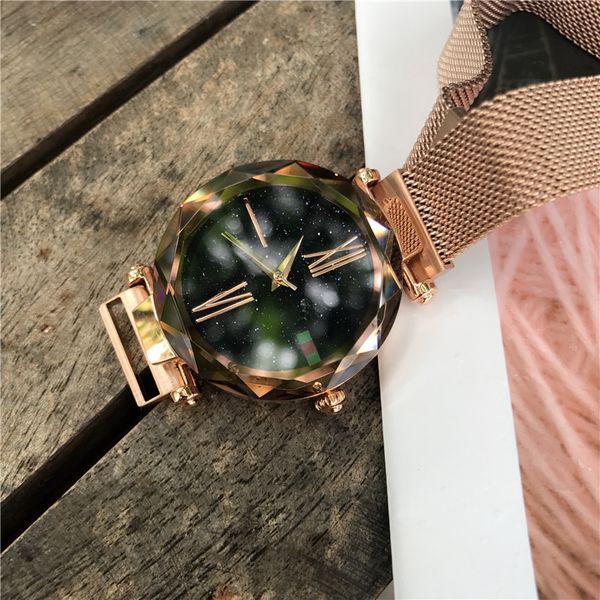 2019 lovely quartz wrist watches for women lady wristwatch clock gift, Slivery;brown
2019 lovely quartz wrist watches for women lady wristwatch clock gift, Slivery;brown