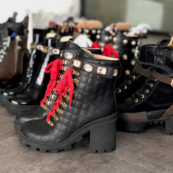 desert boots lady leather ankle boots high heel martin shoes print check tweed with belt good quality, Black 
desert boots lady leather ankle boots high heel martin shoes print check tweed with belt good quality, Black