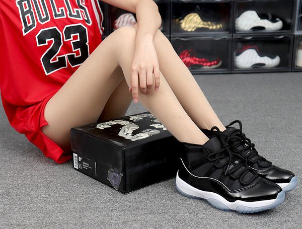 real carbon fiber original box 11 11s space jam bred snakeskin concord red jumpman basketball shoes for women men sports sneakers size 36-47
real carbon fiber original box 11 11s space jam bred snakeskin concord red jumpman basketball shoes for women men sports sneakers size 36-47