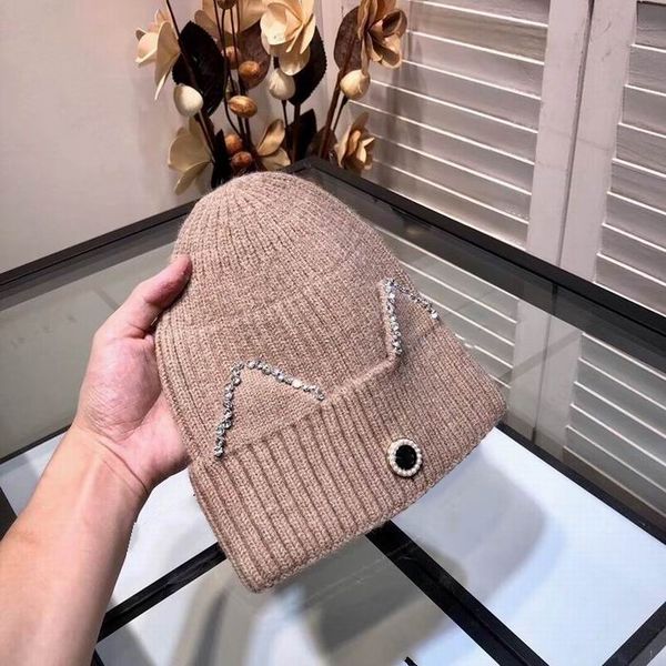 2020 luxury knitting cotton pink hats with diamond women's winter warm hats with box, Blue;gray
2020 luxury knitting cotton pink hats with diamond women's winter warm hats with box, Blue;gray