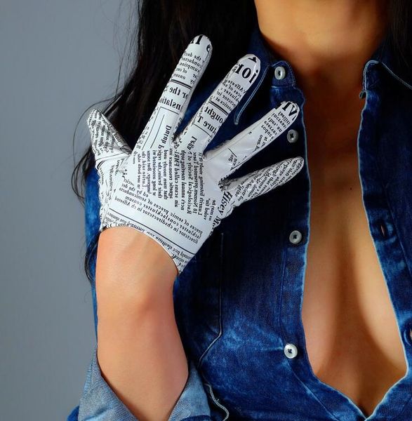 women' runway fashion slim newspaper print pu leather glove lady' club performance leather short glove 16cm r2745, Blue;gray
women' runway fashion slim newspaper print pu leather glove lady' club performance leather short glove 16cm r2745, Blue;gray