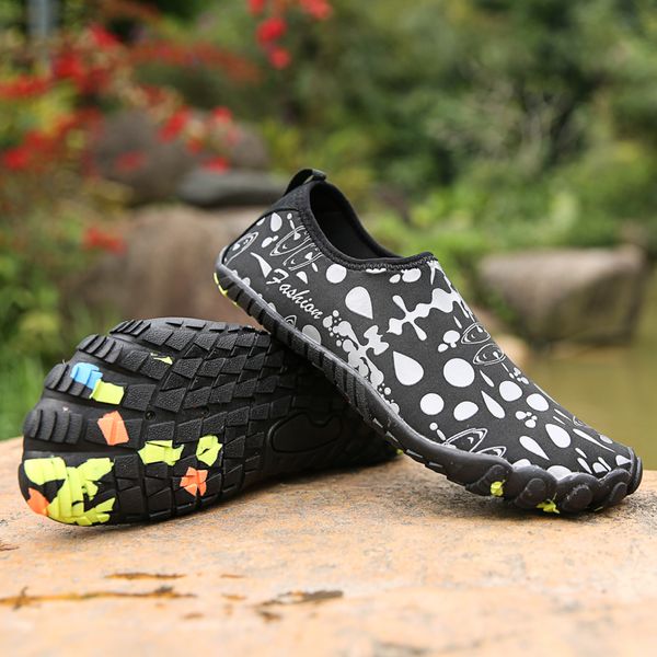 upstream shoes bending resistance breathable lightweight shockproof trekking shoes soft comfortable quick dry water
upstream shoes bending resistance breathable lightweight shockproof trekking shoes soft comfortable quick dry water
