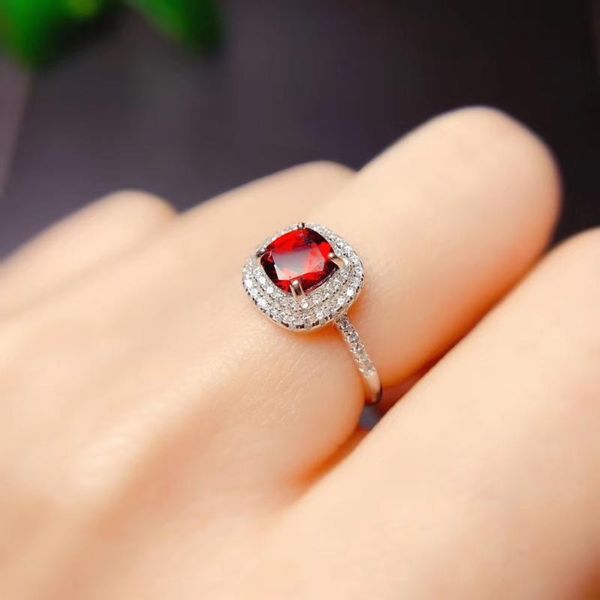 new style 925 sterling silver classic natural red garnet gem ring women silver jewelry birthday party gift wine red color round, Golden;silver
new style 925 sterling silver classic natural red garnet gem ring women silver jewelry birthday party gift wine red color round, Golden;silver