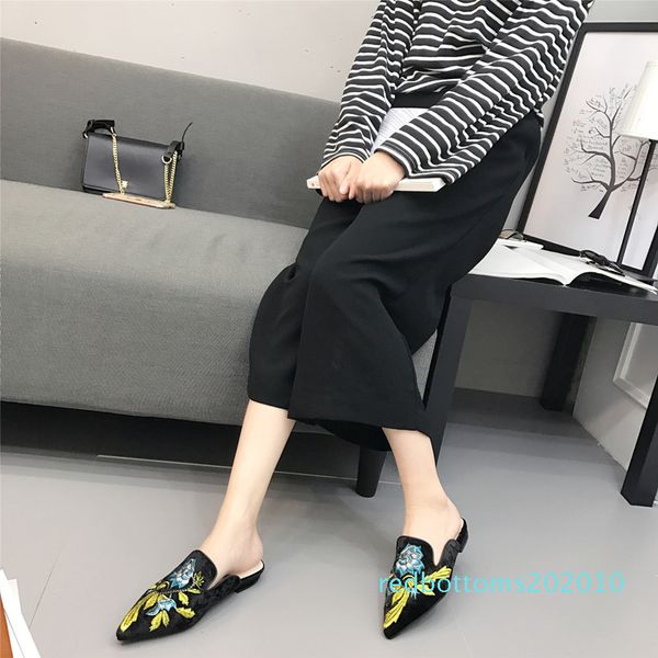 gold velvet pointed toe slippers embroidery mules flats shoes woman plus size 34-41 leisure slides femme comfy casual flip flops r10, Black
gold velvet pointed toe slippers embroidery mules flats shoes woman plus size 34-41 leisure slides femme comfy casual flip flops r10, Black