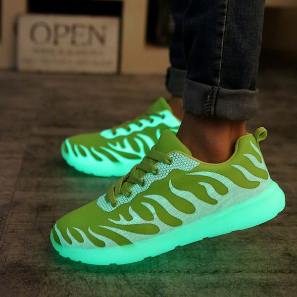2020 new spring men's canvas shoes low to help tie couple fluorescent shoes korean casual 5566, Black
2020 new spring men's canvas shoes low to help tie couple fluorescent shoes korean casual 5566, Black