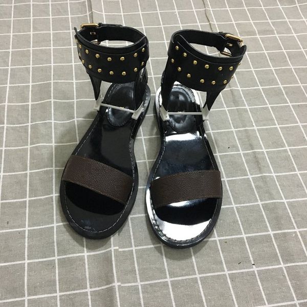 classical new women's double buckle sandals fashion luxury designer women shoes flat heels sandals size 35--41, Black
classical new women's double buckle sandals fashion luxury designer women shoes flat heels sandals size 35--41, Black