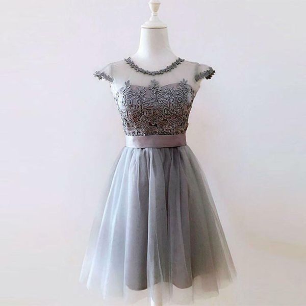 scoop cap sleeve a-line tulle grey party dresses with corset lace applique formal homecoming dresses lace up back prom dresses, Black
scoop cap sleeve a-line tulle grey party dresses with corset lace applique formal homecoming dresses lace up back prom dresses, Black