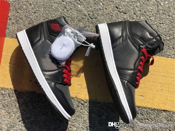 hootest authentic air 1 black satin men basketball shoes gym red-black-white reflective retro sports sneakers 555088-060 with box
hootest authentic air 1 black satin men basketball shoes gym red-black-white reflective retro sports sneakers 555088-060 with box