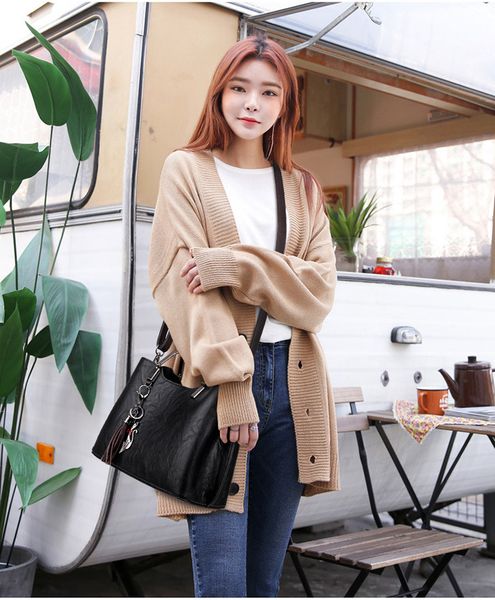 bag womens 2019 new leather tassel bag wholesale womens shoulder bag hand a generation of fat
bag womens 2019 new leather tassel bag wholesale womens shoulder bag hand a generation of fat