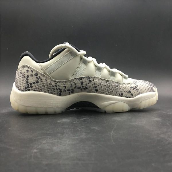11 low se snakeskin light bone basketball shoes 11s real carbon fiber mens athletic sports sneakers cd6846-002 with box
11 low se snakeskin light bone basketball shoes 11s real carbon fiber mens athletic sports sneakers cd6846-002 with box