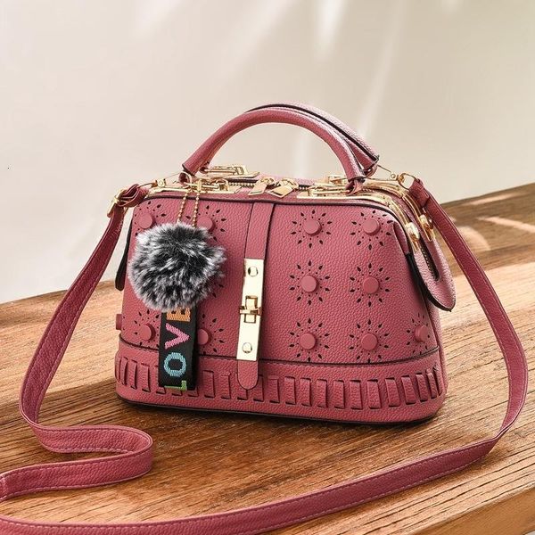woman package 2019 bag woman leisure time woman package circle messenger single shoulder handbag
woman package 2019 bag woman leisure time woman package circle messenger single shoulder handbag