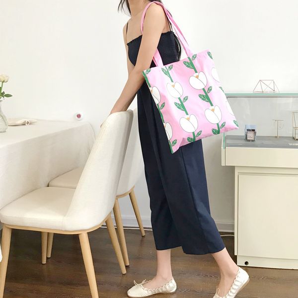 new ins japanese girl pink flower art shoulder canvas bag environmental shopping bag student
new ins japanese girl pink flower art shoulder canvas bag environmental shopping bag student