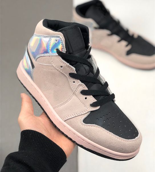 wholesale 2020 new chrome wings 1s pink i men women mid basketball shoes outdoor trainers good quality size 36-45
wholesale 2020 new chrome wings 1s pink i men women mid basketball shoes outdoor trainers good quality size 36-45