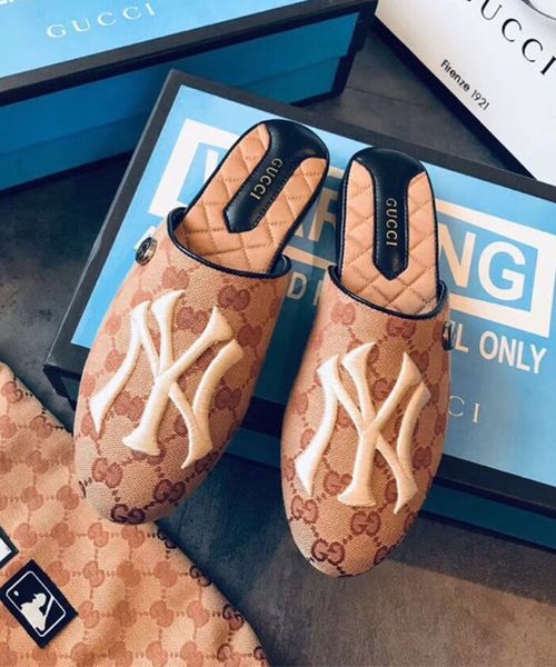 Branded men canva flat lide fa hion women fabric inner atin footbed leather ole mule with box
Branded men canva flat lide fa hion women fabric inner atin footbed leather ole mule with box