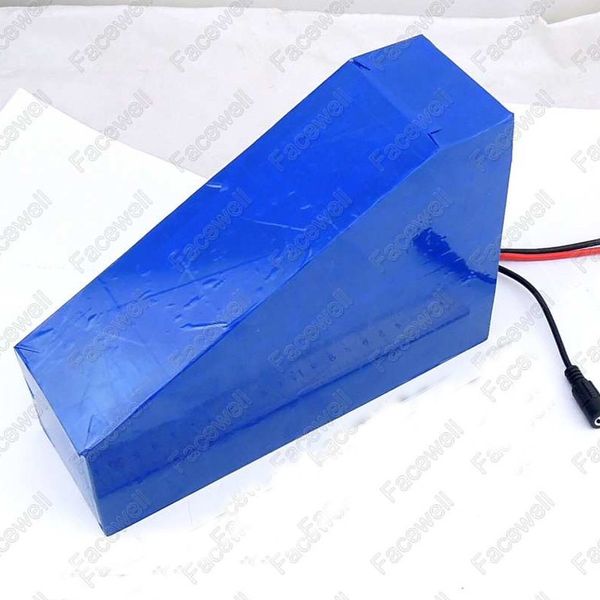 72v 35ah lifepo4 triangle battery with bms no li ion for 72v 1500w 3500w electric bicycle bike scooter +8a charger + bag
72v 35ah lifepo4 triangle battery with bms no li ion for 72v 1500w 3500w electric bicycle bike scooter +8a charger + bag