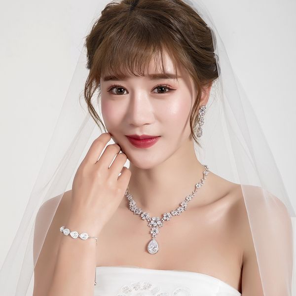 weimanjingdian brand sparkling cubic zirconia teardrop and flower necklace and earring wedding bridal jewelry set, Slivery;golden
weimanjingdian brand sparkling cubic zirconia teardrop and flower necklace and earring wedding bridal jewelry set, Slivery;golden