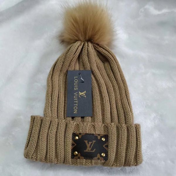 2020 classic ca canada monogram logo big pom-pom beanies men hat casual wool knitted sports cap ski gorros women skull cap bonnets
2020 classic ca canada monogram logo big pom-pom beanies men hat casual wool knitted sports cap ski gorros women skull cap bonnets