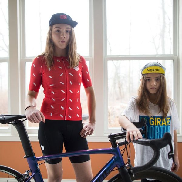 racing jackets tsh shirt women 2021 red cycling jersey female sport wear mtb short sleeve with silicone non-slip, Black;red
racing jackets tsh shirt women 2021 red cycling jersey female sport wear mtb short sleeve with silicone non-slip, Black;red