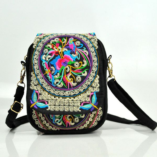 2019 fashion embroidered women shopping handbags flowers lady cluthes versatile handmade ethnic clutch vintage bags messenger
2019 fashion embroidered women shopping handbags flowers lady cluthes versatile handmade ethnic clutch vintage bags messenger