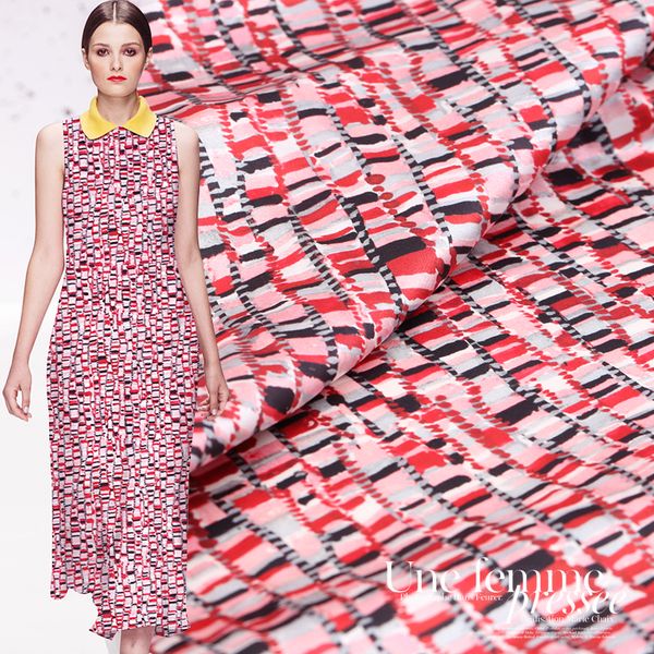 19 summer new 108cm width 19momme printed brand charmeuse fabric for women dress shirt fashion cloth diy sewing ing, Black;white
19 summer new 108cm width 19momme printed brand charmeuse fabric for women dress shirt fashion cloth diy sewing ing, Black;white