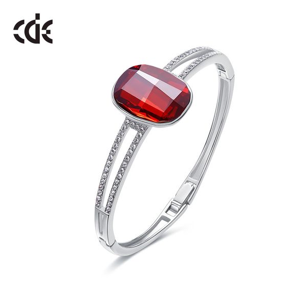 wedding party silver s925 beaded pearl gift woman lady diamond jewelry bracelets for bride acting initiation graduation cde-558, Golden;silver
wedding party silver s925 beaded pearl gift woman lady diamond jewelry bracelets for bride acting initiation graduation cde-558, Golden;silver