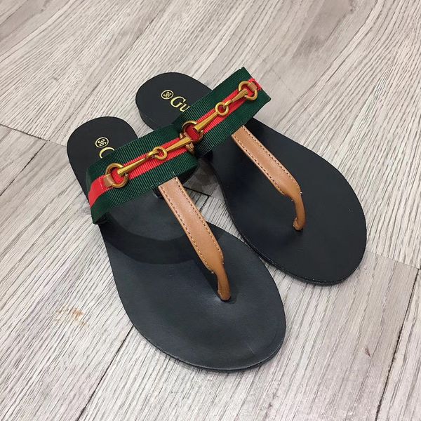 2020 brand women thong slipper summer for women beach sandals luxury famous flip fllops no box 23 color, Blue;gray
2020 brand women thong slipper summer for women beach sandals luxury famous flip fllops no box 23 color, Blue;gray